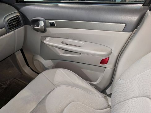 Used 2007 Buick Rendezvous CX image 35