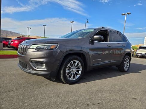 Used 2019 Jeep Cherokee Latitude Plus FWD image 2
