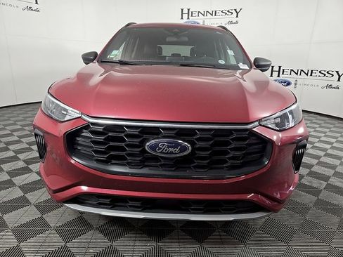 Used 2023 Ford Escape ST-Line w/ Cold Weather Package FWD image 3