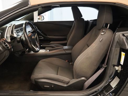 Used 2015 Chevrolet Camaro LT RWD image 4