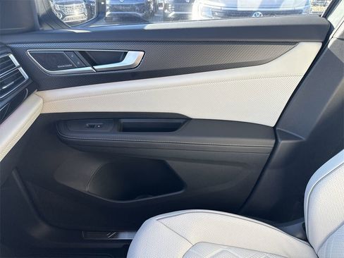 New 2025 Volkswagen Atlas Cross Sport SEL Premium R-Line image 25