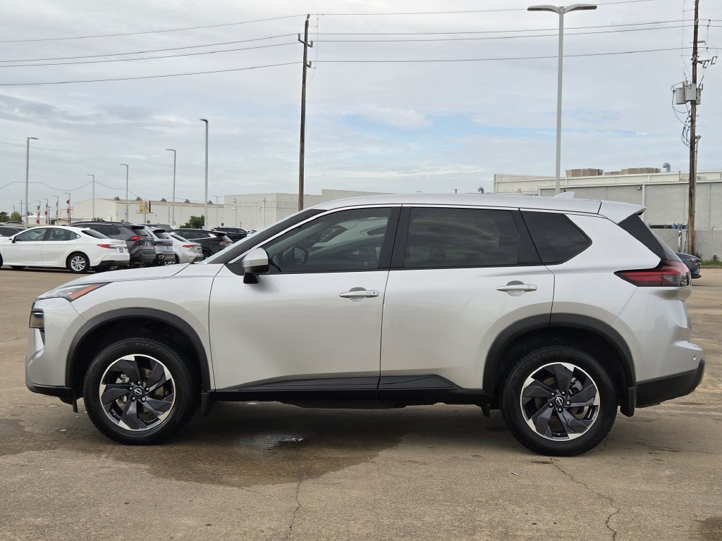 Used 2024 Nissan Rogue SV AWD/4WD image 6