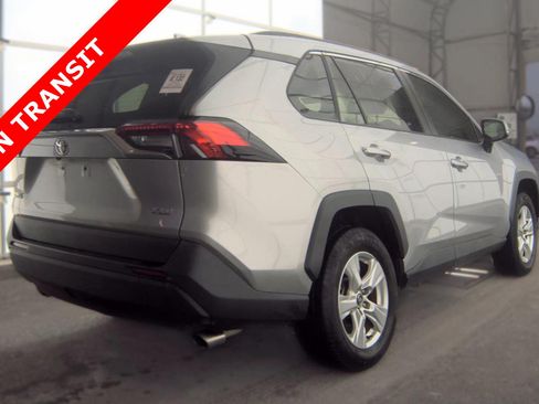 Used 2020 Toyota RAV4 XLE w/ Convenience Package FWD image 5