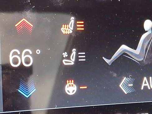 New 2025 Maserati Grecale GT image 17