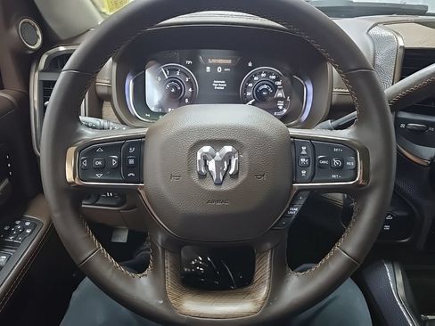 Used 2025 RAM 2500 Limited AWD/4WD image 18