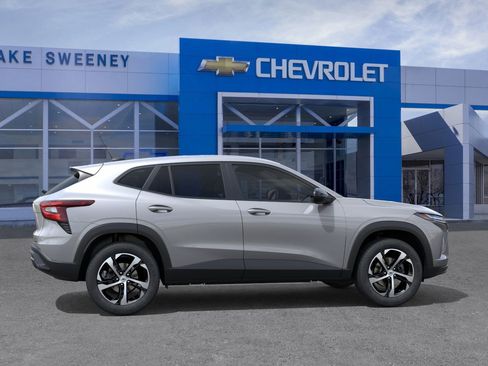 New 2026 Chevrolet Trax RS image 5
