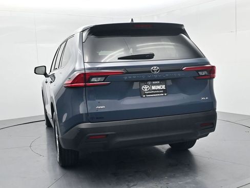 Used 2025 Toyota Grand Highlander AWD image 6