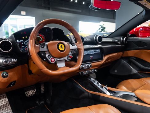 Certified 2019 Ferrari Portofino image 23