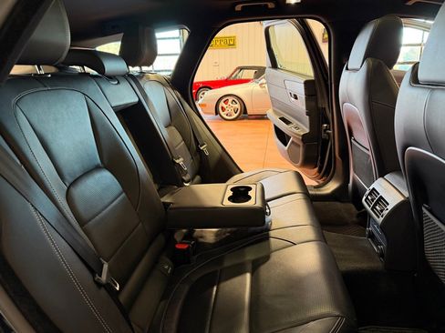 Used 2018 Jaguar XF S image 27