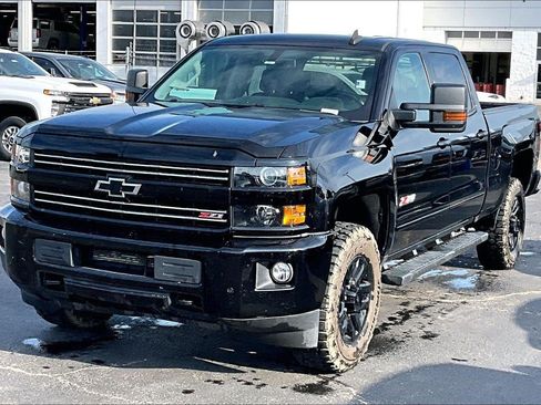 Used 2016 Chevrolet Silverado 2500 LT w/ Midnight Edition AWD/4WD image 7