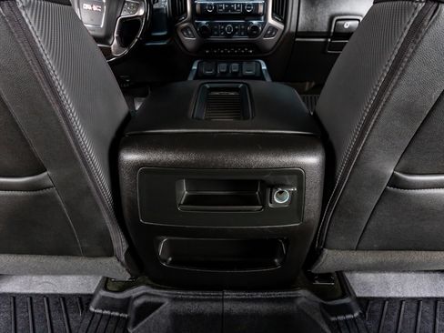 Used 2018 GMC Sierra 2500 SLT w/ Duramax Plus Package AWD/4WD image 28