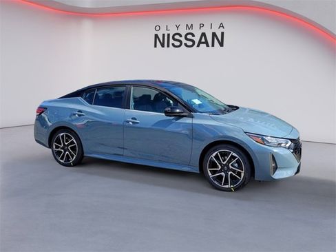 New 2025 Nissan Sentra SR w/ SR Premium Package image 6