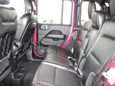 Used 2022 Jeep Wrangler Unlimited Rubicon w/ LED Lighting Group AWD/4WD image 42