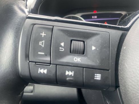 Used 2023 Nissan Pathfinder SL image 16