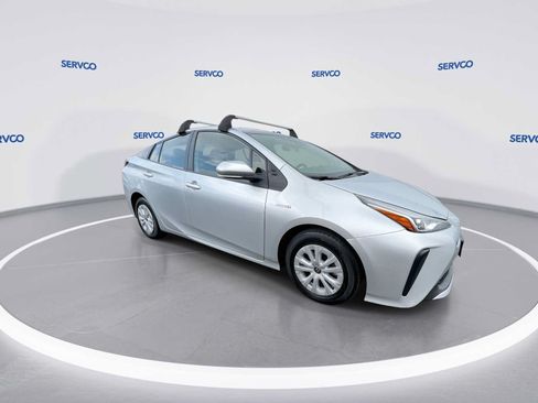 Used 2022 Toyota Prius L Eco FWD image 2