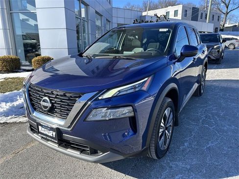 Certified 2022 Nissan Rogue SV image 4