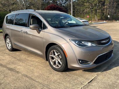 Used 2018 Chrysler Pacifica Touring-L w/ Advanced Safetytec Group