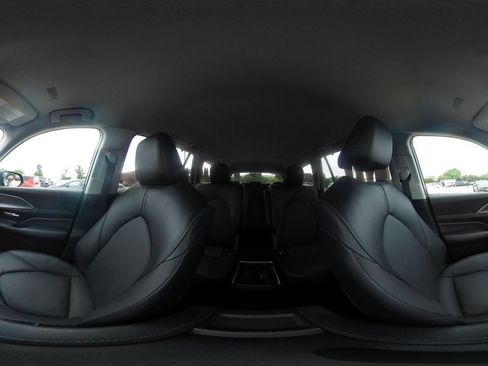 Used 2025 Toyota Grand Highlander FWD image 42