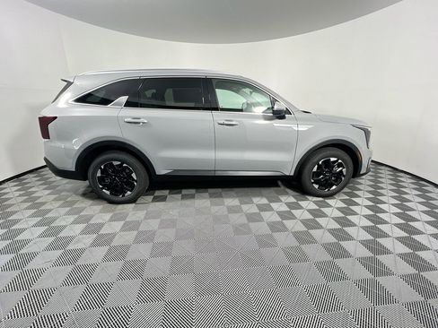 New 2026 Kia Sorento S FWD image 2