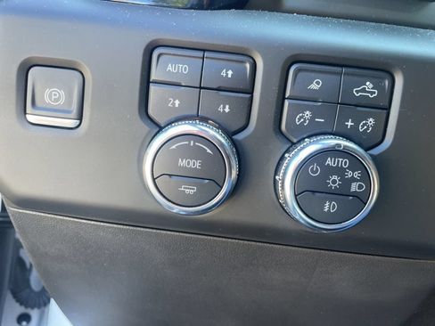 Used 2024 GMC Sierra 1500 Denali Ultimate AWD/4WD image 4