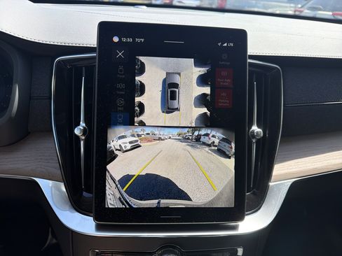 Used 2025 Volvo XC90 B6 Plus image 25