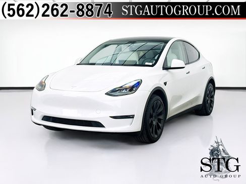 Used 2024 Tesla Model Y Long Range AWD/4WD image 1