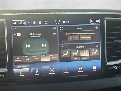 Used 2023 Chrysler Pacifica Touring-L FWD image 13