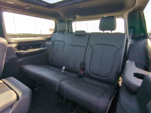 New 2026 Jeep Grand Wagoneer Summit AWD/4WD image 16