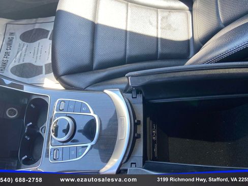 Used 2019 Mercedes-Benz GLC 300 4MATIC image 19