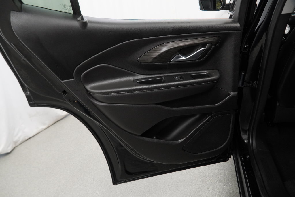 Used 2023 GMC Terrain SLT w/ LPO, Floor Liner Package FWD image 35