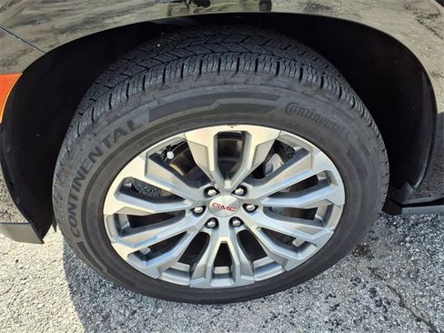 Used 2021 GMC Yukon Denali w/ Denali Premium Package image 39