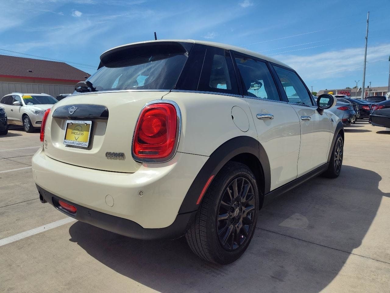 Used 2019 MINI Cooper 4-Door Hardtop FWD image 4