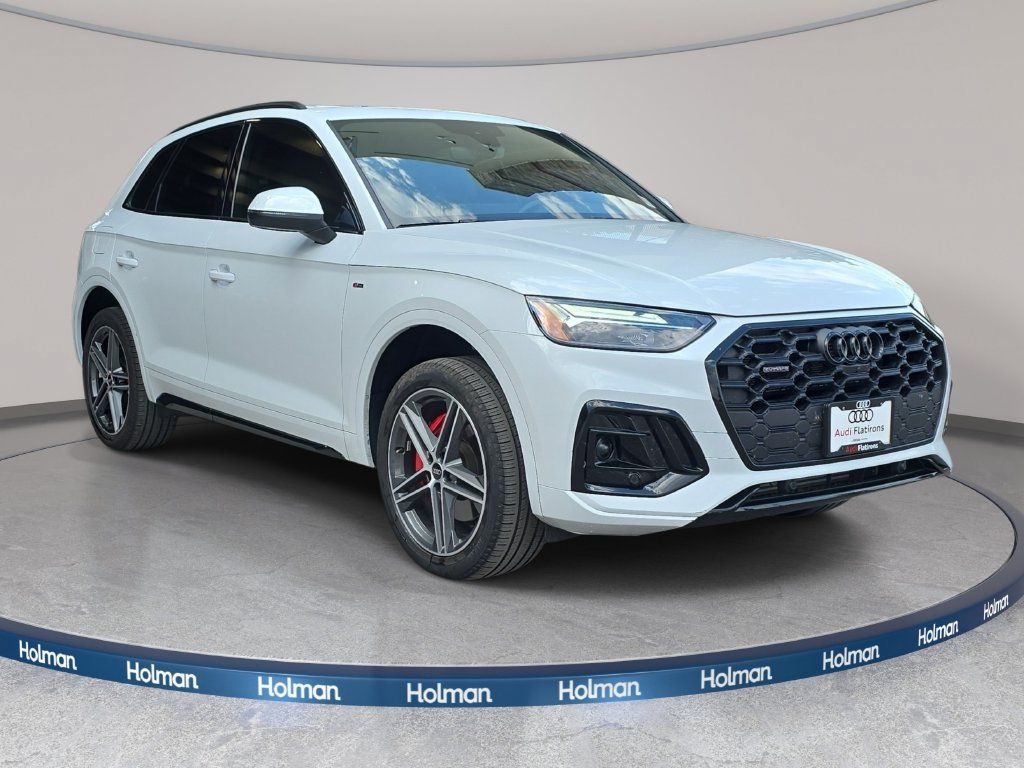 Certified 2024 Audi Q5 e Premium Plus w/ Premium Plus Package AWD/4WD image 3