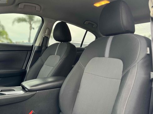 Used 2024 Nissan Sentra SV image 11