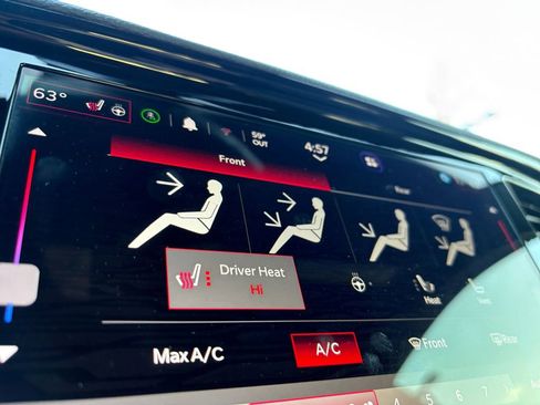 Used 2023 Dodge Durango GT image 5