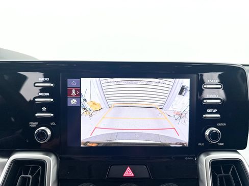 Used 2023 Kia Sorento LX FWD image 10