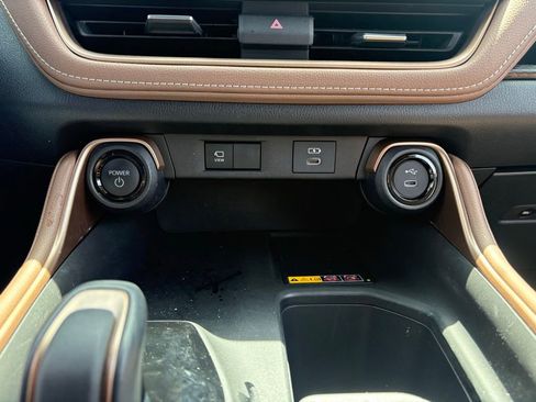 Used 2025 Toyota Grand Highlander AWD Hybrid image 24