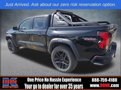 Used 2025 Chevrolet Colorado Trail Boss w/ Midnight Edition AWD/4WD image 4