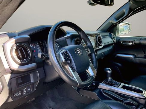 Used 2019 Toyota Tacoma Limited image 19