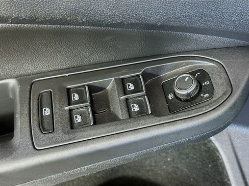 Used 2022 Volkswagen Golf R image 18