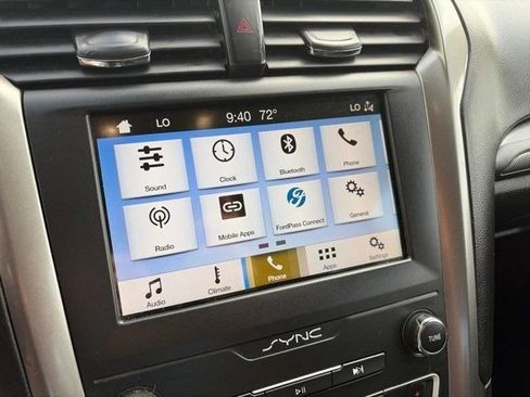 Used 2019 Ford Fusion SE FWD image 22