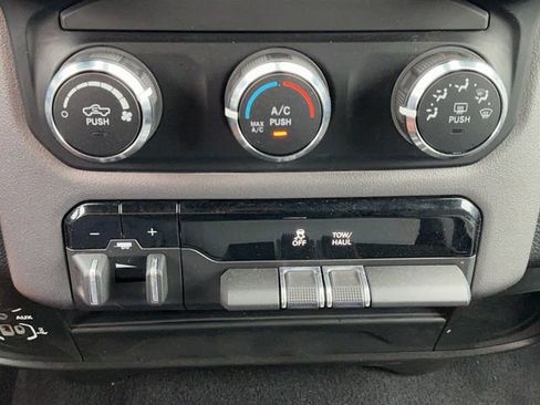 Used 2024 RAM 2500 Big Horn AWD/4WD image 22