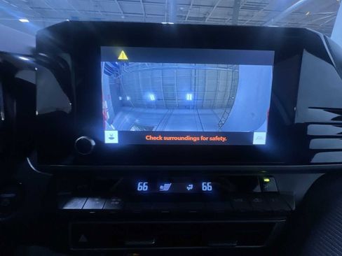 Used 2025 Toyota Camry SE image 25