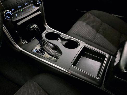 Used 2016 Toyota Camry LE image 16