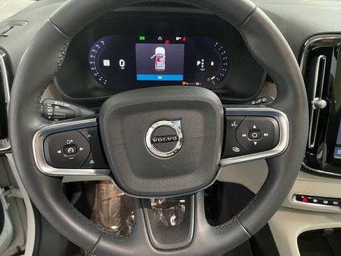 Used 2023 Volvo XC40 B5 Plus w/ Driver Assist Package AWD/4WD image 27