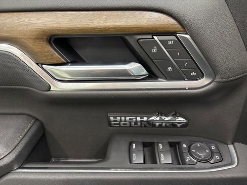Used 2025 Chevrolet Silverado 1500 High Country w/ High Country Premium Package image 15