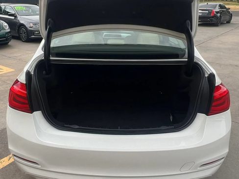 Used 2018 BMW 320i xDrive Sedan AWD/4WD image 12