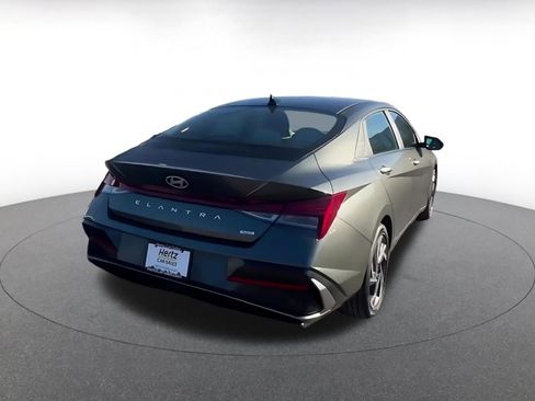 Used 2025 Hyundai Elantra Limited image 14