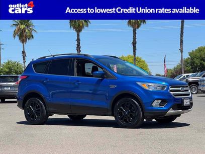 Used 2018 Ford Escape SE w/ SE Sync 3 Package