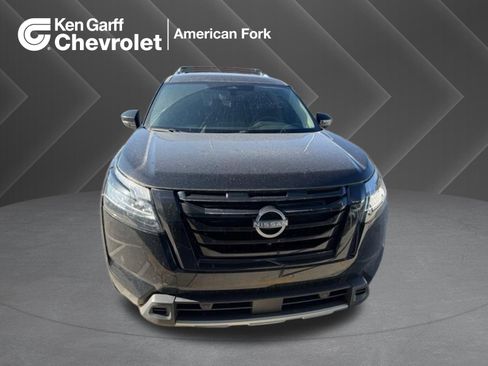 Used 2023 Nissan Pathfinder SL w/ Black Appearance Package AWD/4WD image 1
